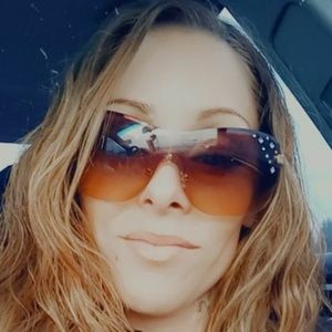 Meet your Posher, Pamela